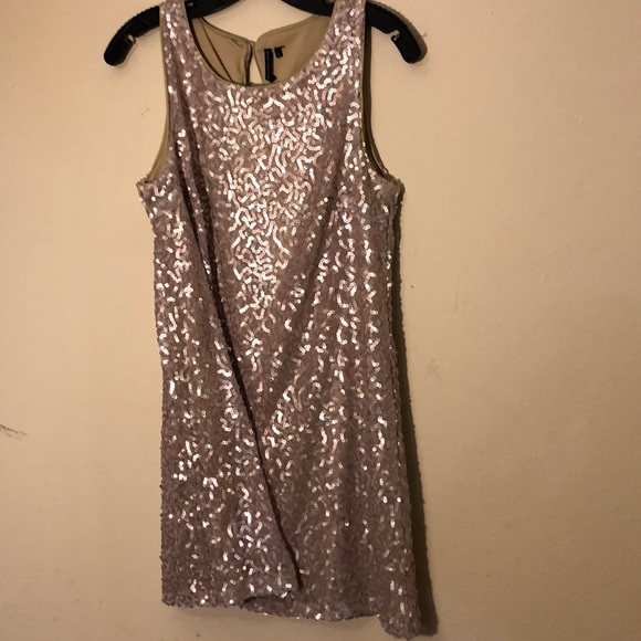 Blush colored sequined dress - Picture 5 of 6